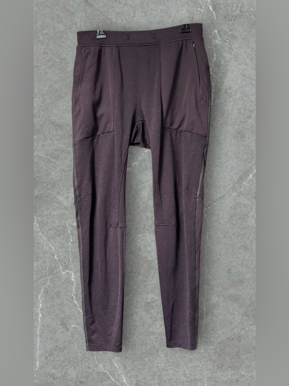 lululemon Textured Tech Pant SZ L Grape Thistle/Graphite Grey